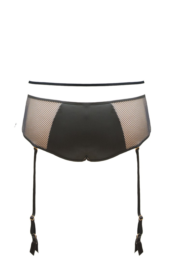 Monica - Brief