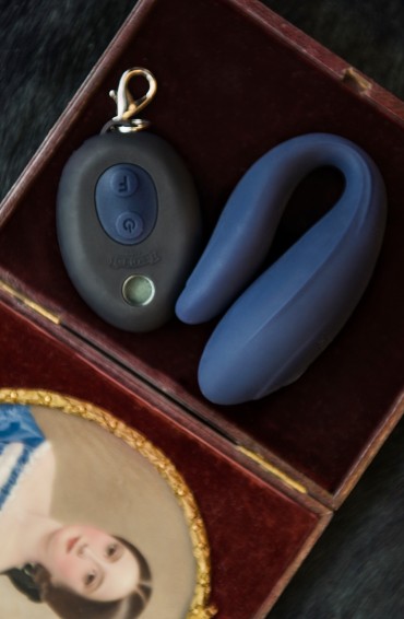 Juno - Vibromasseur pour couples. (Stormy Sky)